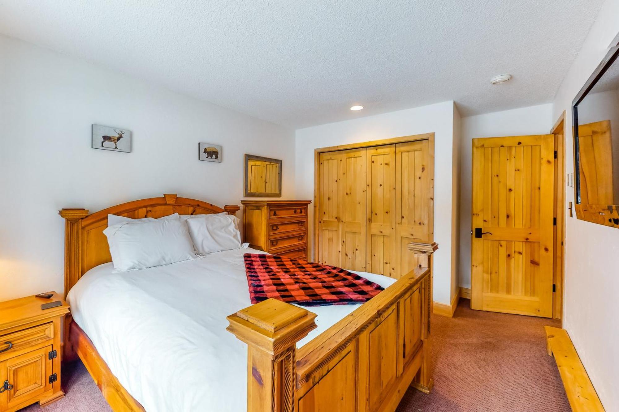Timber Falls #809 Vail Room photo